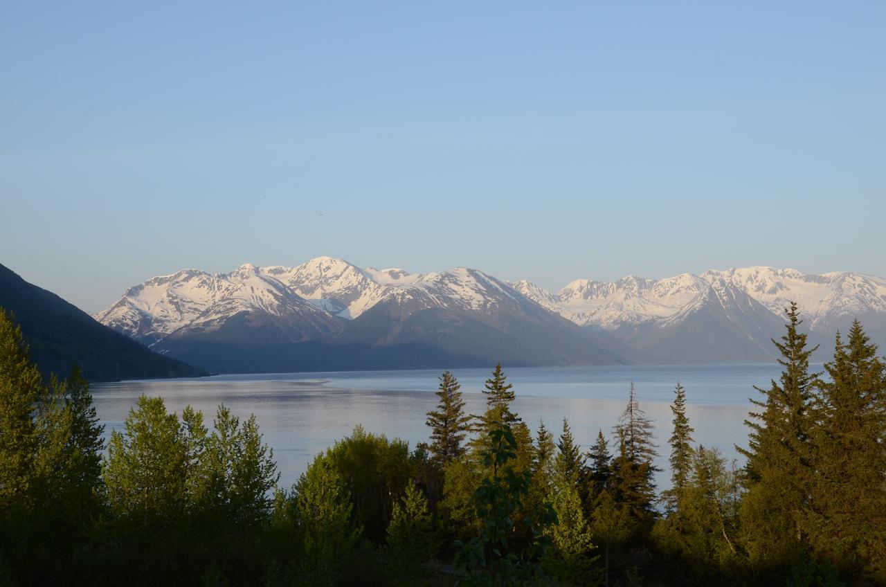 Reflection Lake Bed And Breakfast Anchorage Bagian luar foto